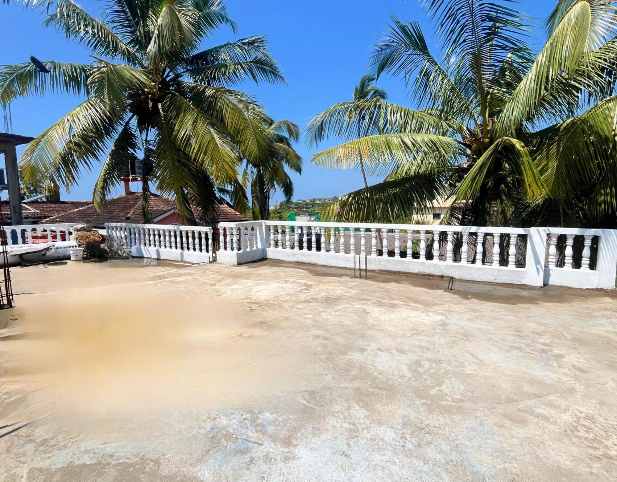 Yash-Deep 100 Meter Calangute Beach Walking Exterior photo